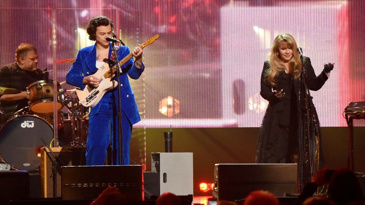 Harry Styles Performs With Stevie Nicks At Hyde Park Concert In Honor