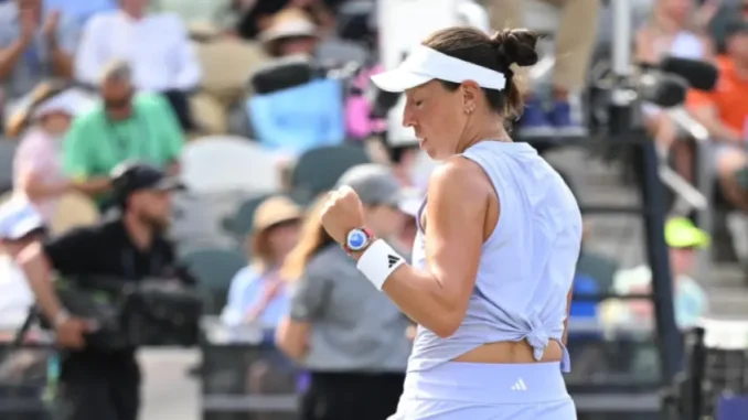 charleston-jessica-pegula-makes-stunning-comeback-vs-danielle-collins-to-reach-sf (1)