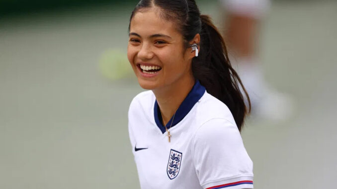 2024-06-30T100037Z_2013698186_UP1EK6U0RSZK6_RTRMADP_3_TENNIS-WIMBLEDON